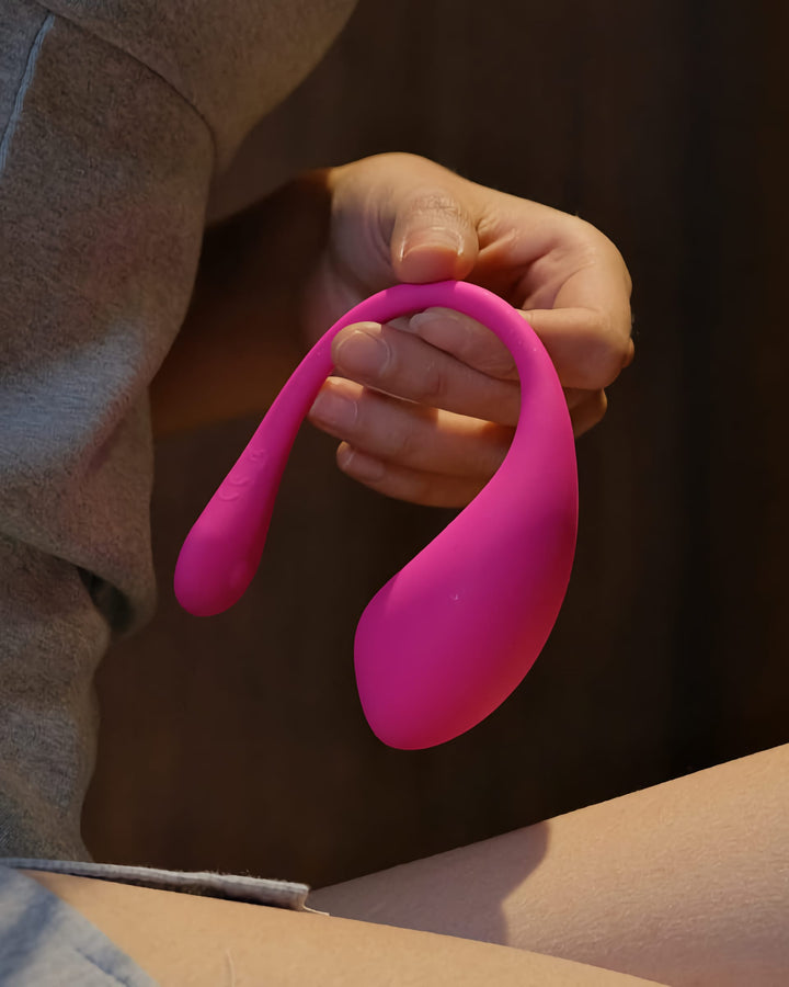 sex toy lush Bumping Bunny Thrusting Pulsing Rabbit Vibrator – Groove main image 0